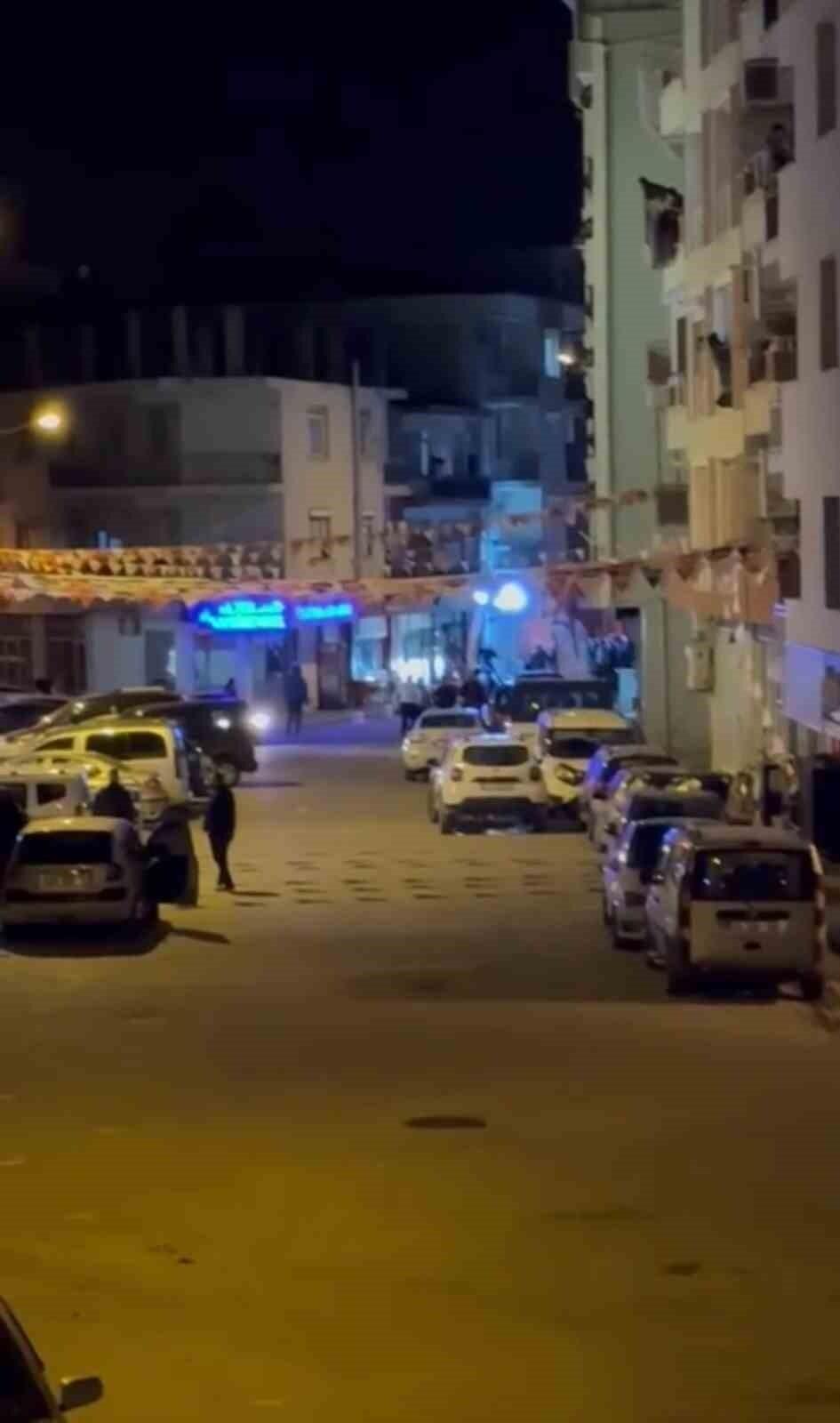 Seferihisar’da Kavga İhbarına Giden Polisler Silahlı Saldırıya Maruz Kaldi 3 Polis Yaralandı