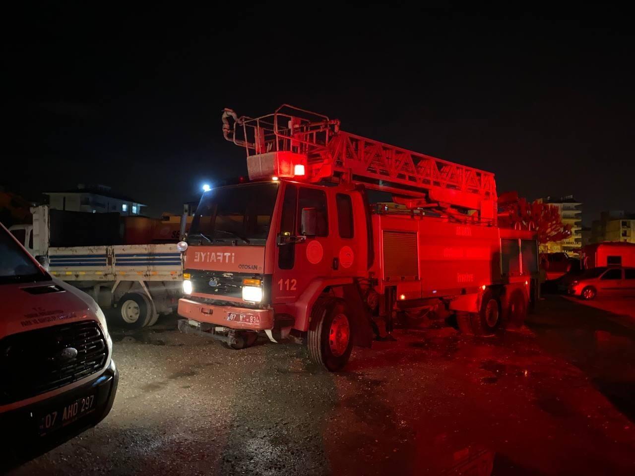 Serik Belediyesi Deposunda Yangın