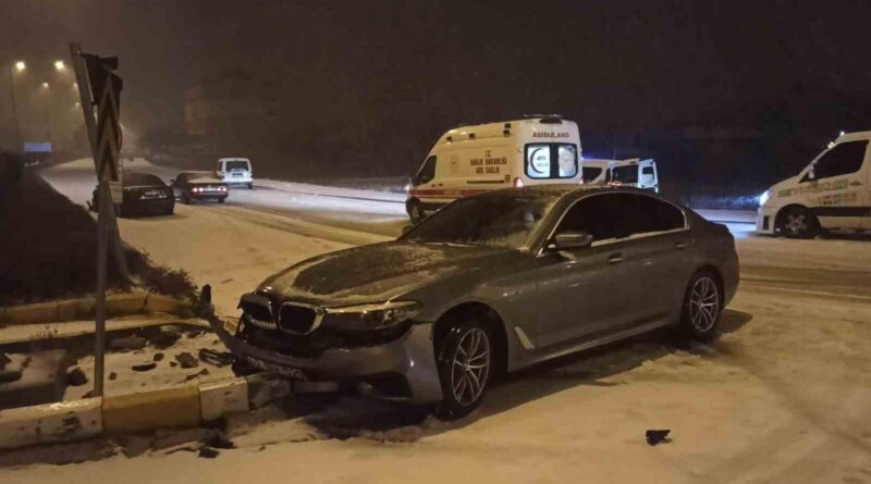 Seydişehir'de Kar Yağışı Nedeniyle Trafik Kazası, 3 Kişi Yaralandı 1