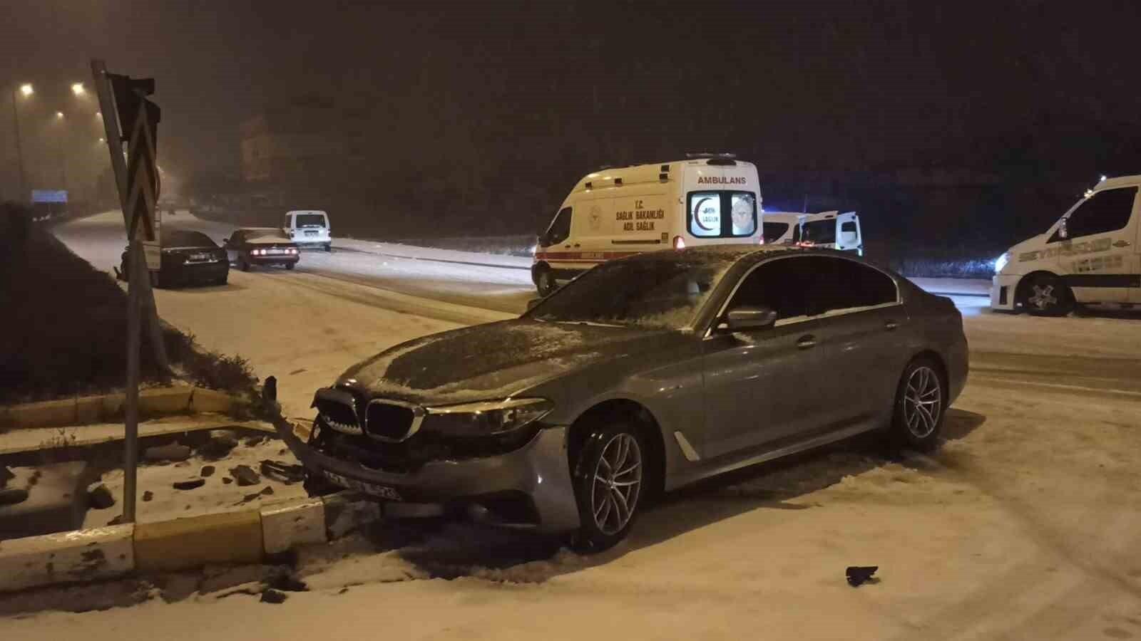 Seydişehir’de Kar Yağışı Nedeniyle Trafik Kazası, 3 Kişi Yaralandı