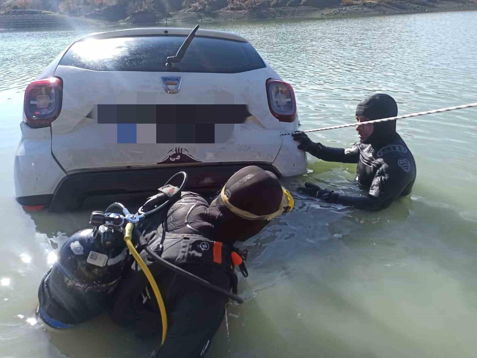 Sulama Göletine Düşen Araç Kulp’ta İtfaiye ve Kulp Belediyesi Ekipleri Tarafından Kurtarıldı