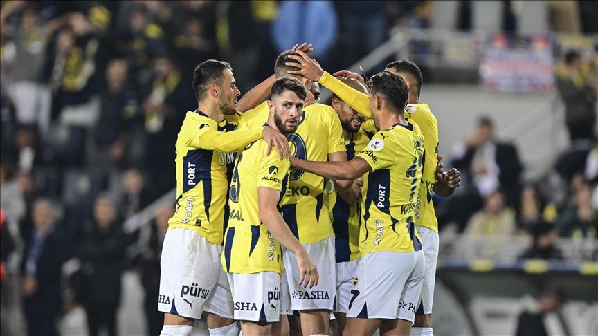 TRT 1 Fenerbahçe maçı canlı izle