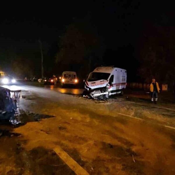 Trafik Kazasında 1 Ölü 3 Yaralı-1