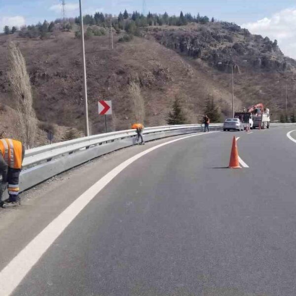 Ulaştırma ve Altyapı Bakanı Abdulkadir Uraloğlu: “2024 yılı ekim ayı itibariyle toplam 177 kilometre motorcu dostu bariyer montajını tamamladık”
-10