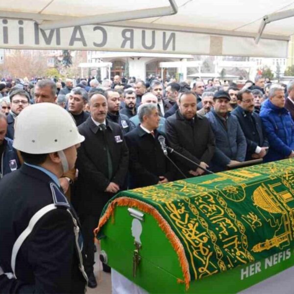 Yasak olduğunu iddia ettiği ameliyatta eşini kaybeden kadın 7 yıldır hukuk mücadelesini sürdürüyor-resim-2