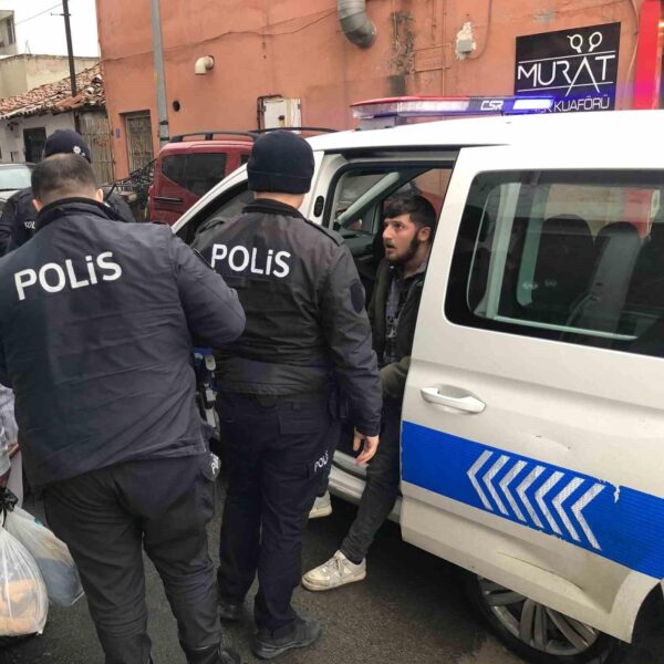 Yol Yürürken Tartışma Polisin Müdahalesiyle Son Buldu-2