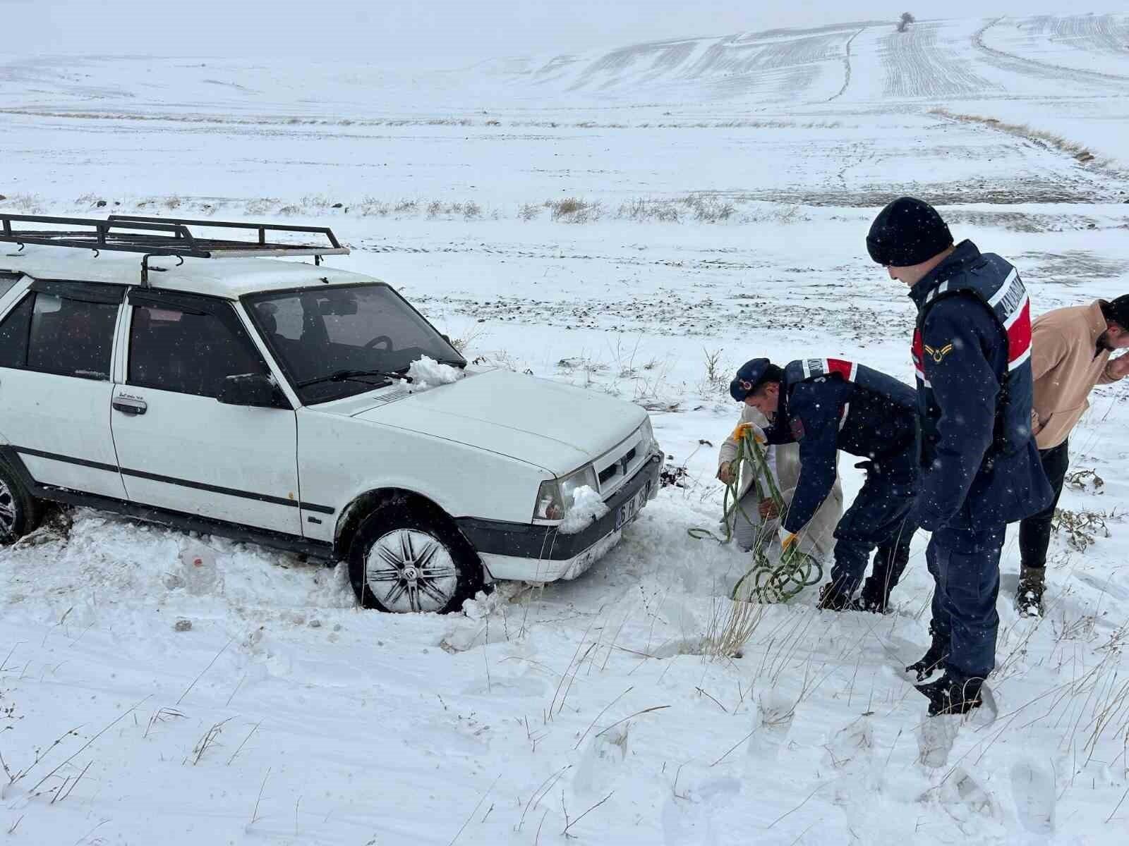 Yozgat’ta Yoğun Kar Yağışı Ulaşımda Aksamalara Neden Oldu