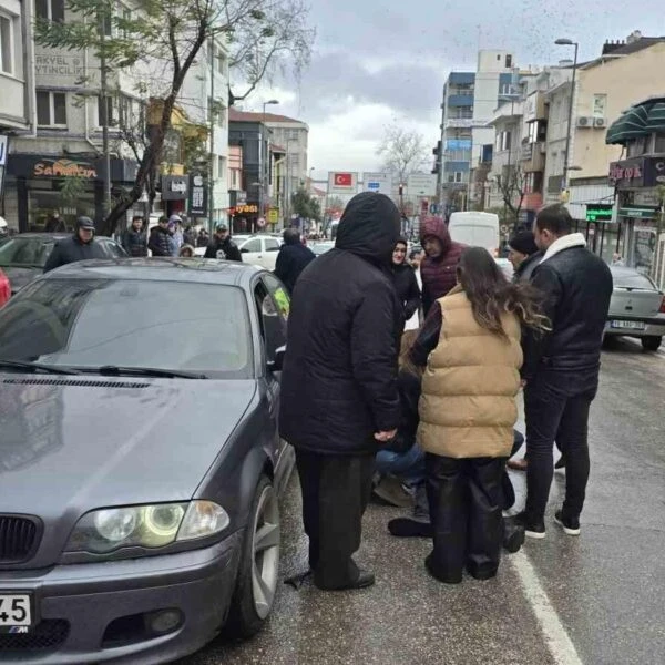 11 yaşındaki Enes A.'nın otomobilin altında kaldığı kaza anı.-1