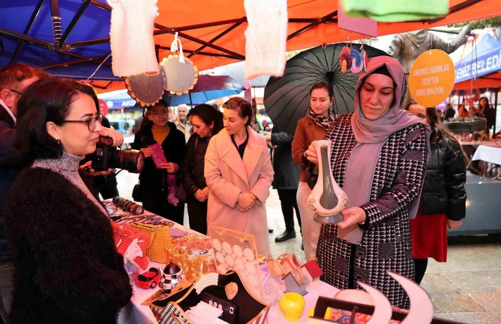 Akdeniz Belediyesi Kadın Emeği Yılbaşı Pazarı Mersinlileri Misafir Ediyor