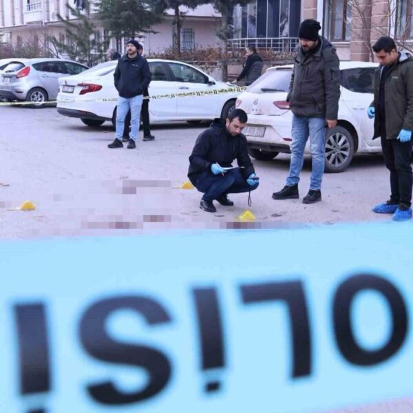 Aksaray'da yaşanan tabanca saldırısı-1