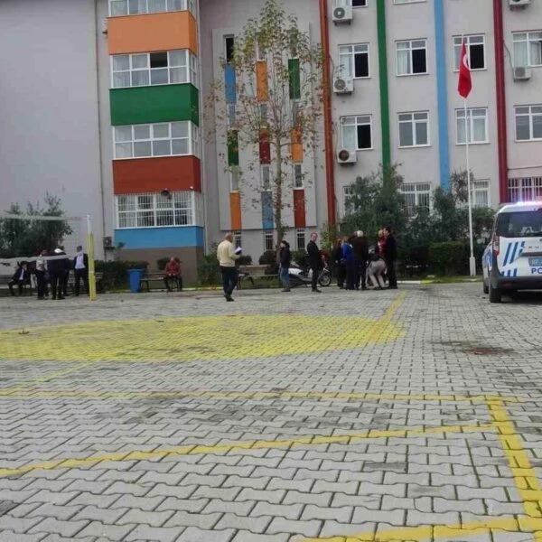 Alanya Şehit Abdullah Ümit Sercan Anadolu Lisesi'nin kazan dairesinde çıkan yangın-1