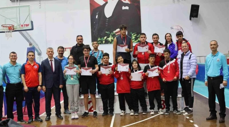 Aydın'da Özel Sporcular Masa Tenisi Şampiyonası 1