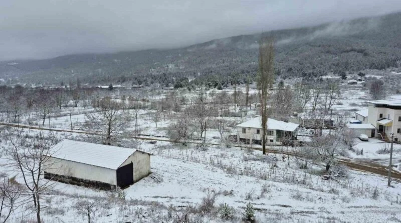 Aydın Kuyucak'ta Karla Karışık Yağmur ve Beyaz Yaylalar 1