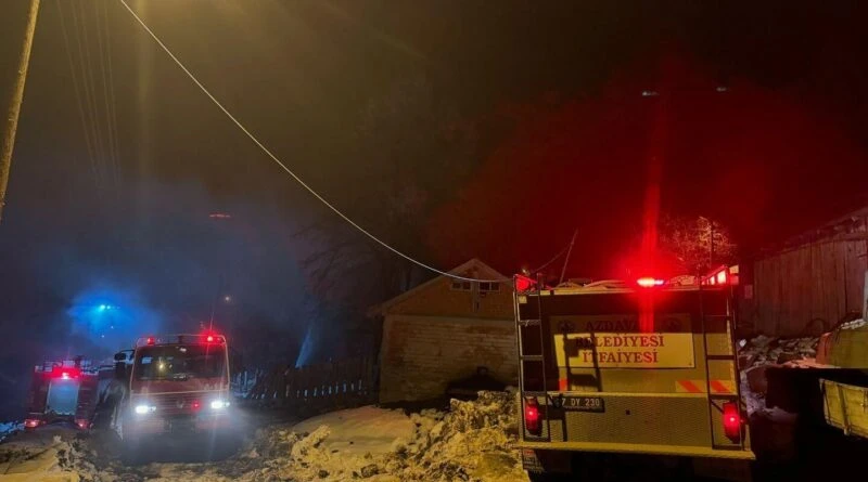 Azdavay Hoca Köyünde Meydana Gelen Yangında Köy Muhtarı Mehmet Namlı'nın Evi Kullanılamaz Hale Geldi 1