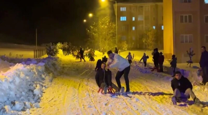 Bayburt Demirözü'nde 1. Kızak Festivali ile Kışın Tadı Çıkarıldı 1