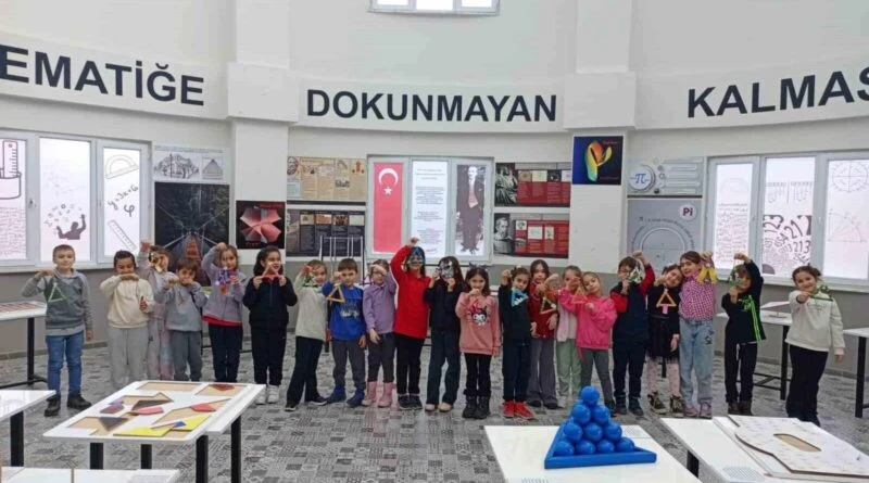 Bilecik Belediyesi, 200 Öğrenciye Ücretsiz Eğitim Veriyor 2