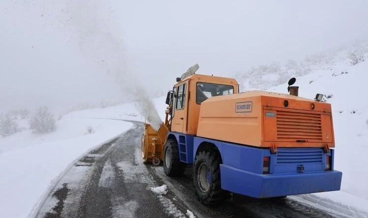 Bingöl'de Kar Yağışı Sonrası 130 Köy Yolu Ulaşıma Açıldı 1