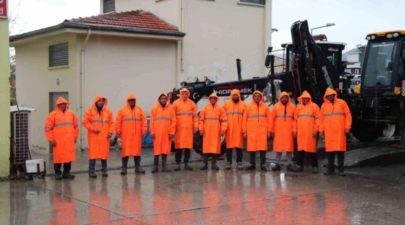 Bozdoğan'da Sağanak Yağış ve Fırtına Nedeniyle Bozdoğan Belediyesi Ekipleri Alarma Geçti 1