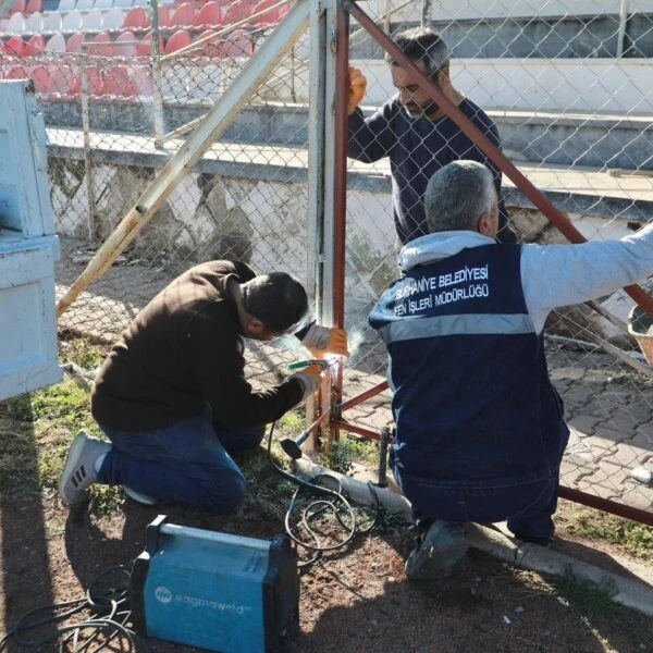 Burhaniye'de Hürriyet ve Öğretmenler Mahallelerinde Parke Taşı Tamirleri-1