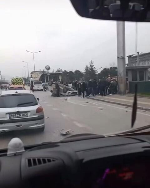 Bursa Yıldırım ilçesinde meydana gelen otomobil kazası-1