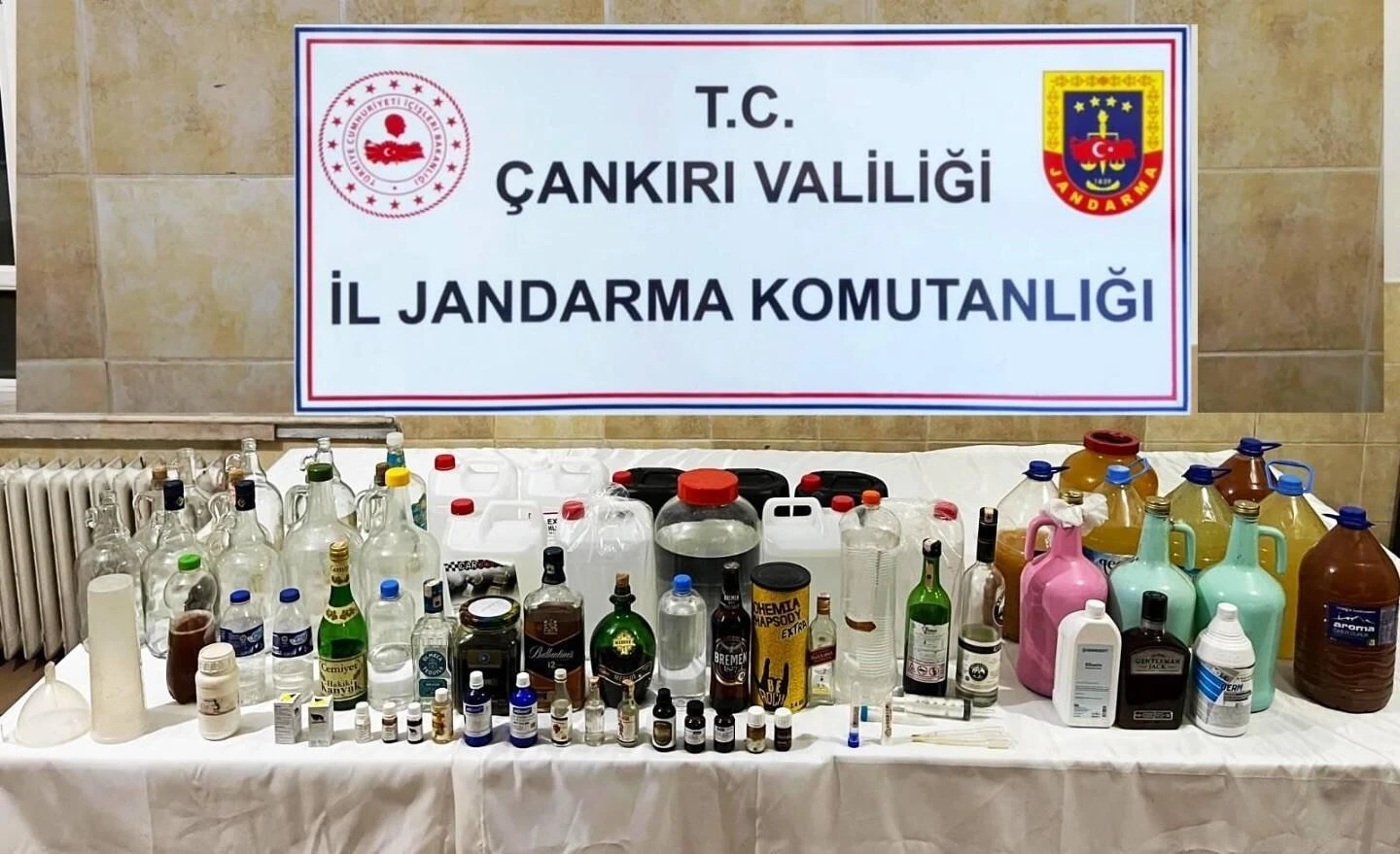 Çankırı’da Jandarma, Kaçak Alkol Operasyonu ile 45 Litre Kaçak Alkol Ele Geçirdi