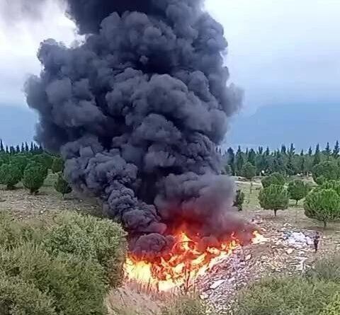 Denizli'de Kaçak Atıkların Ateşe Verilmesi Sonucu Yangın 1