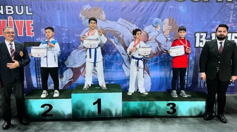 Denizli'nin 10 Yaşındaki Sporcusu Enes Arda Kaya Uluslararası Boğaziçi Karate Turnuvasında Altın Madalya Kazandı 1