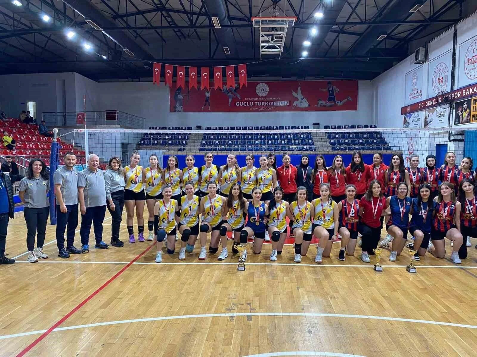 Düzce 1907 Spor Kulübü Yıldız Kızlar Voleybol Liginde Şampiyon