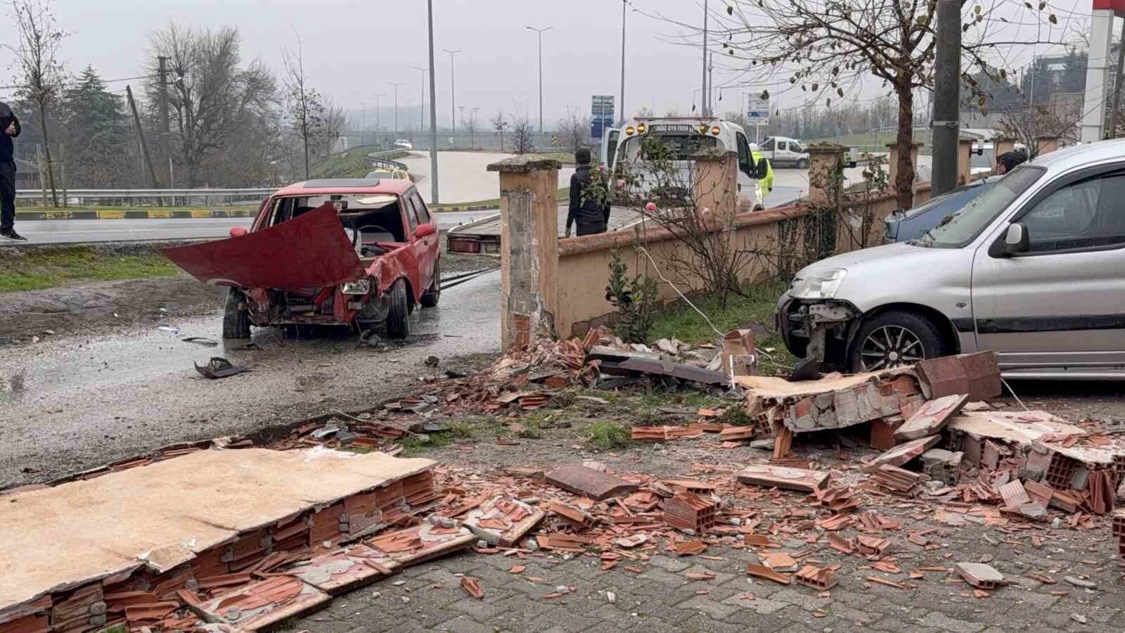 Düzce Bahçeşehir Yolu’nda Oluşan Kazada 5 Kişinin Yaralandığı Çatışma