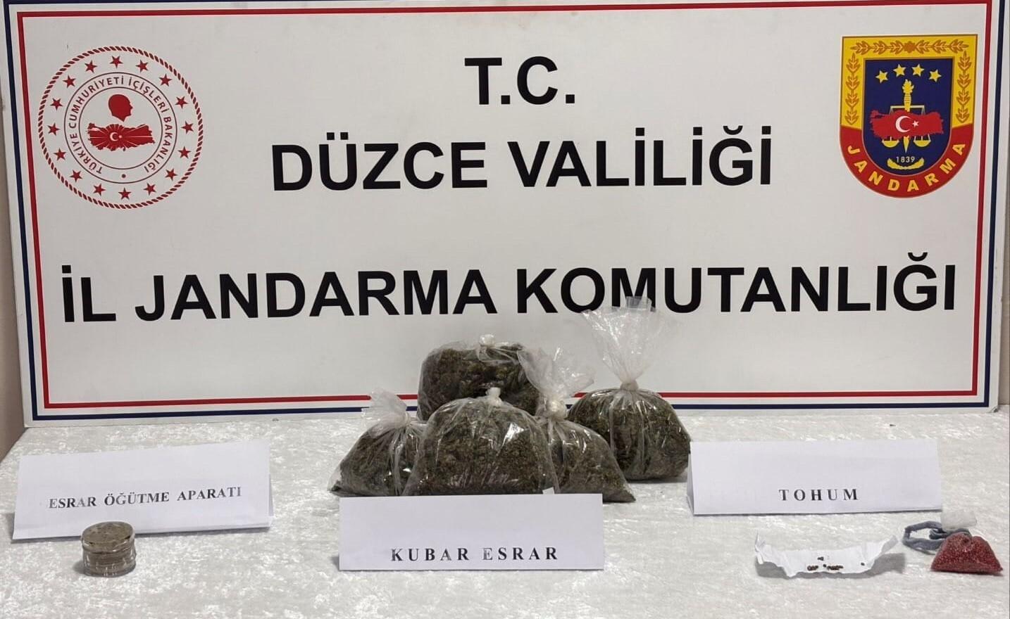 Düzce’de Jandarma Operasyonu Sonucu 1 Kişi Tutuklandı ve Uyuşturucu Ele geçirildi