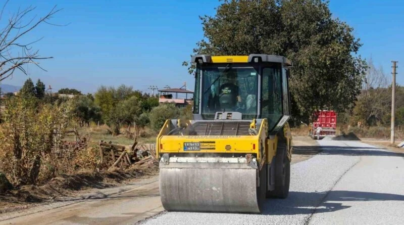 Efeler Belediye Başkanı Anıl Yetişkin, 65 Milyon TL'lik Yol Yatırımıyla İlçenin Ulaşımını Konforlu ve Güvenli Hale Getirdi 1