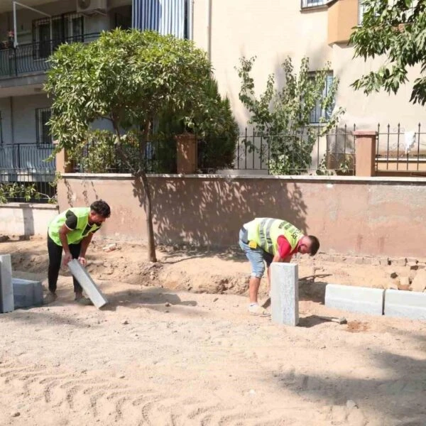 Efeler'de yeni yollar açıldı ve yerli üreticiler tarım arazilerine daha kolay ulaşacak.-2