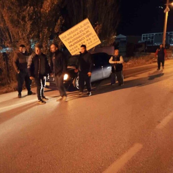 Eğirdir’de otomobil ile motosiklet çarpıştı: 1 yaralı-resim-1