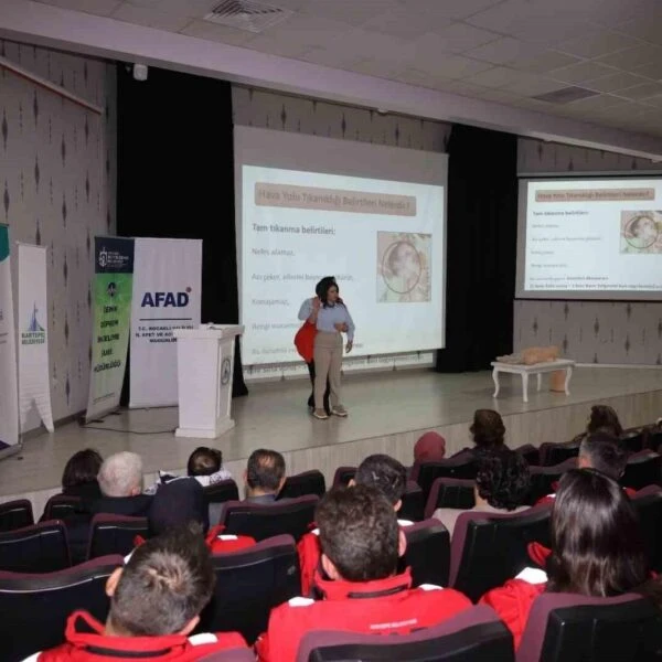 Eğitim kapsamında depreme karşı yapısal olmayan risklerin azaltılması konusunda bilinçlendirme-3