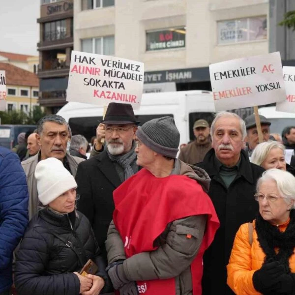 Emeklilerin daha adil maaş talebi için yürüyüş-2