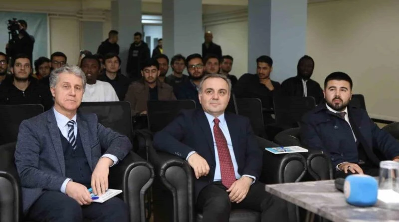 Erciyes Üniversitesi Rektörü Prof. Dr. Fatih Altun TDV Kayseri Etkinliğinde Öğrencilerle Buluştu 4