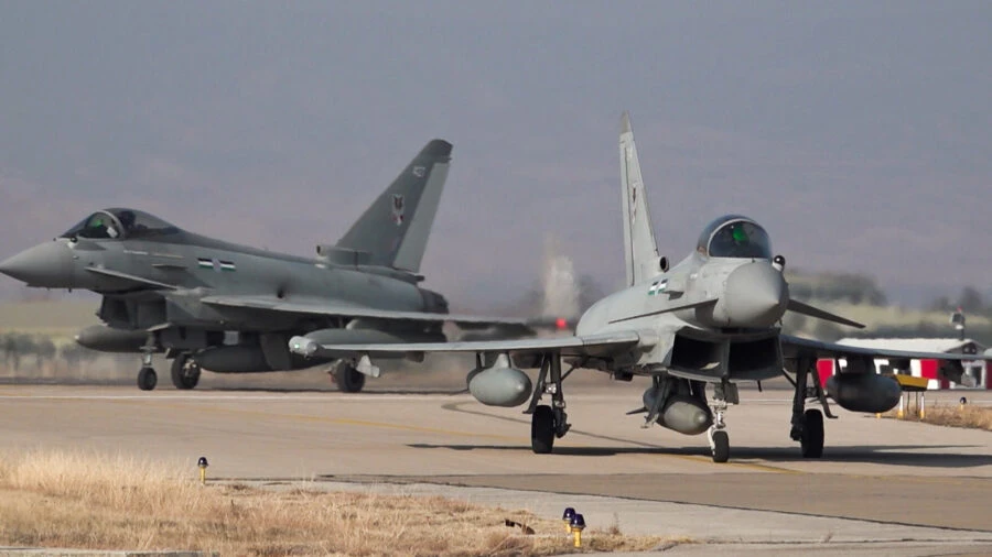 Eurofighter Typhoon vs F-16