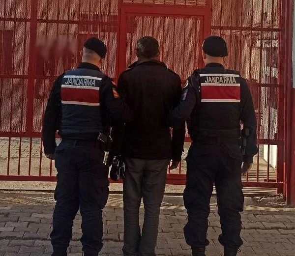 Eş zamanlı operasyonlarda yakalanan şahıslar-2