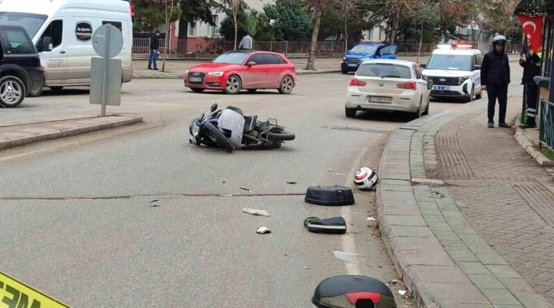 Eskişehir'de Motosiklet Sürücüsü Kazada Ağır Yara 1