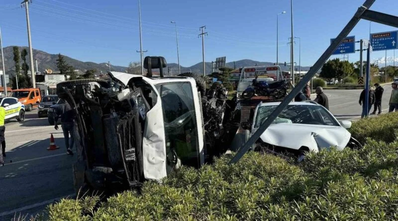 Fethiye'de Trafik Kazasında 3 Kişi Yaralı 1