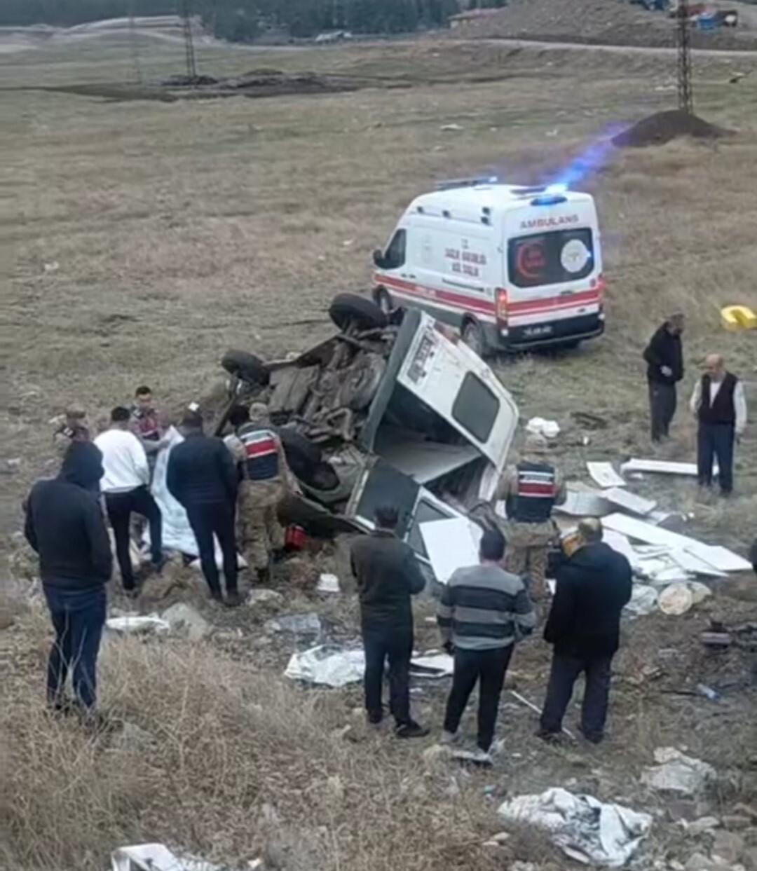 Gaziantep’in Nurdağı’nda Kontrolden Çıkan Araç Şarampole Uçurdu, 1 Ölüm 3 Yaralanma