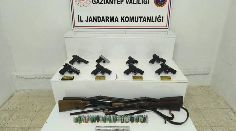 Gaziantep'te Kasım Ayı Operasyonları Sonucu 226 Kişiyi Gözaltına Aldı Jandarma 1