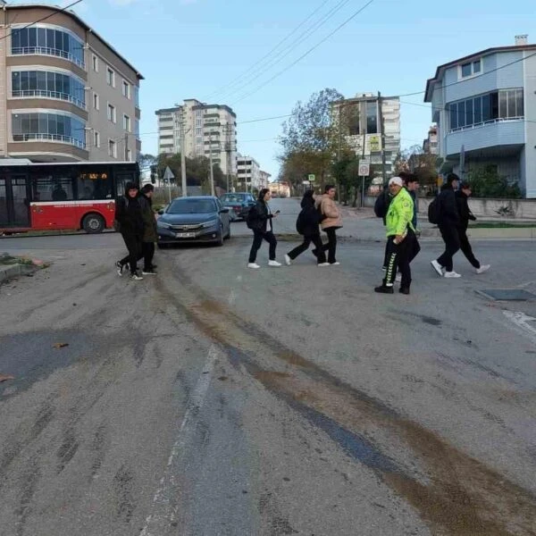 Güvenlik kamerasına yansıyan kazanın anı-2