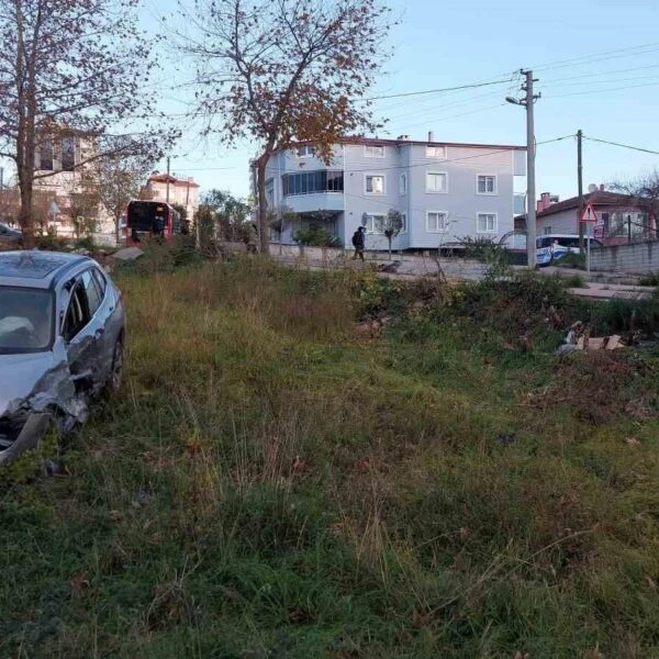 Güvenlik kamerasına yansıyan kazanın anı-5