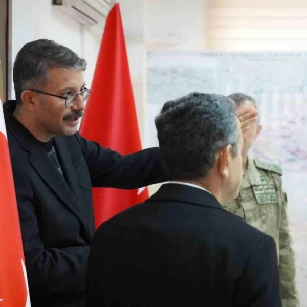 Hakkari ve Şırnak Valisi'nin 23. Piyade Tümeni Taktik Komuta Yeri ziyaretinde-5