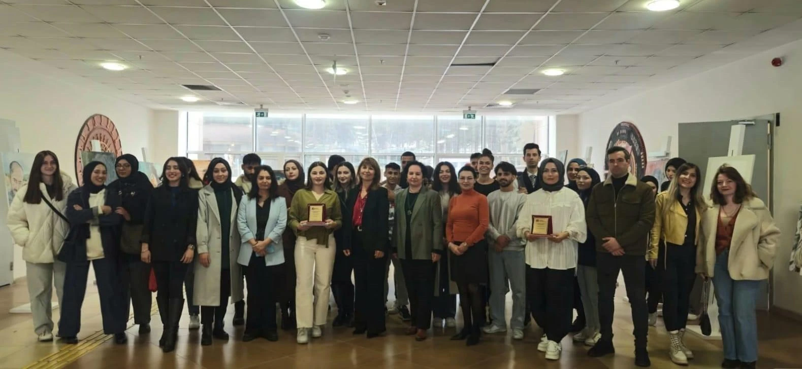 Hitit Üniversitesi’nde Geleneksel Portre Resim Yarışması Ödül Töreni