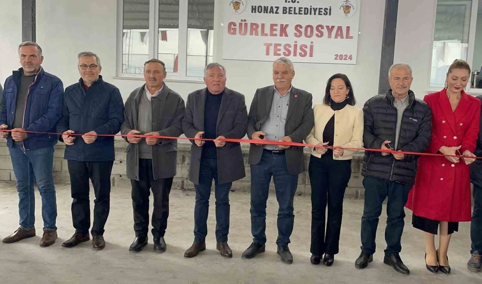 Honaz Belediye Başkanı Yüksel Kepenek, Gürlek Mahallesi’ne Sosyal Tesis Açtı