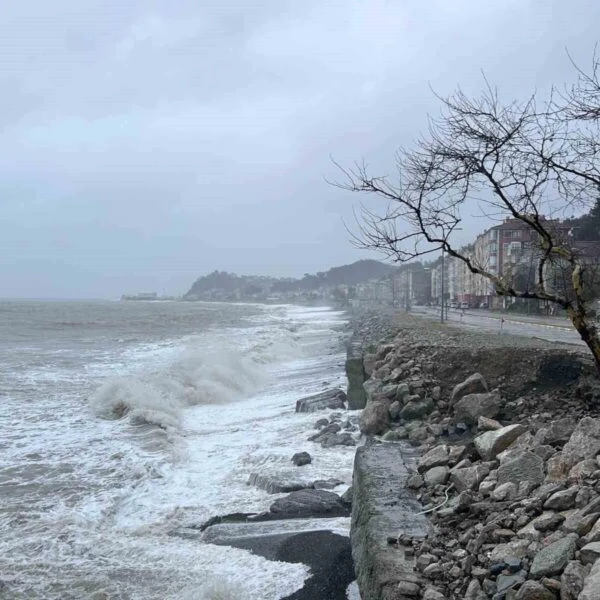 İnebolu-Cide karayolunda oluşan çöküntü-2