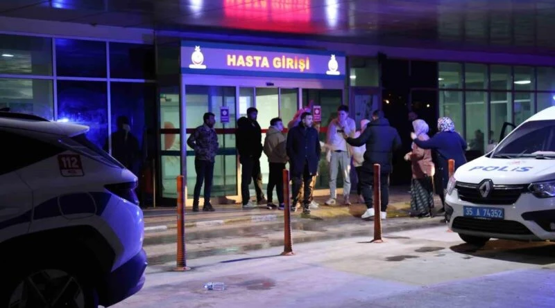 İzmir Bornova'da Parkta Bıçaklı Kavga: 7 Kişi Yaralandı 1