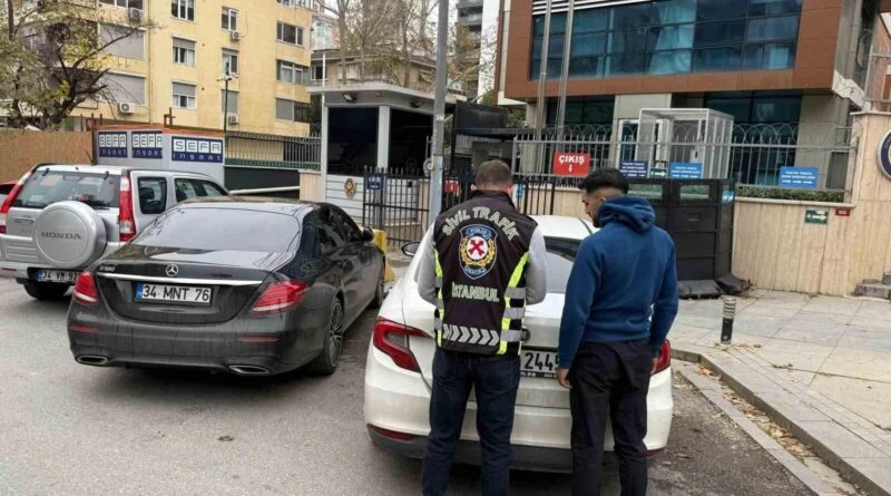 Kadıköy Bağdat Caddesi'nde drift yapan sürücü 76 bin 963 TL ceza aldı 1